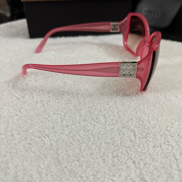 LOEWE OVERSIZE SUNGLASSES PINK LIKE NEW - Picture 3 of 13